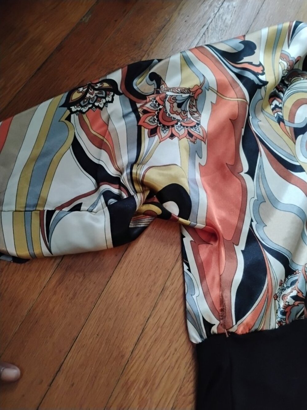 Abstract Top 🧡 💛 🖤 - Picture 5 of 8